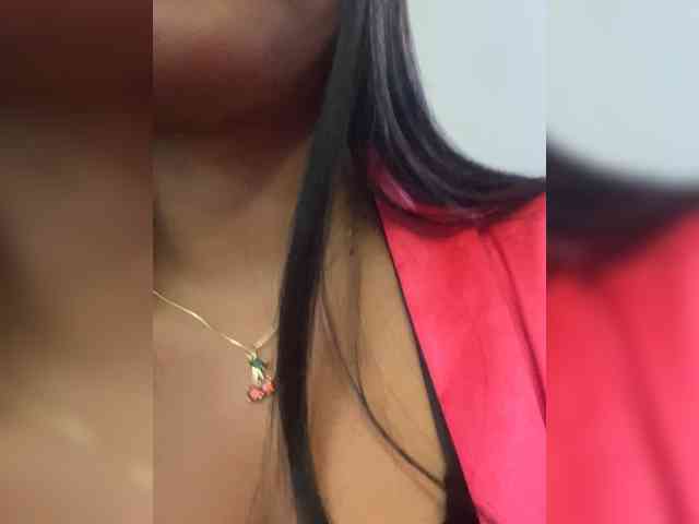 AdaraMills webcam