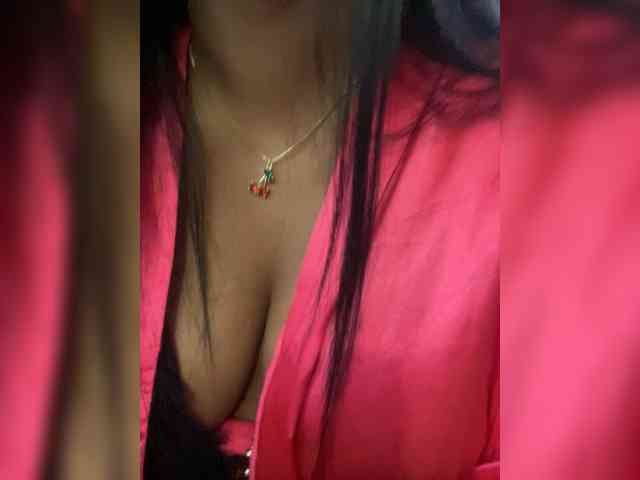 AdaraMills webcam