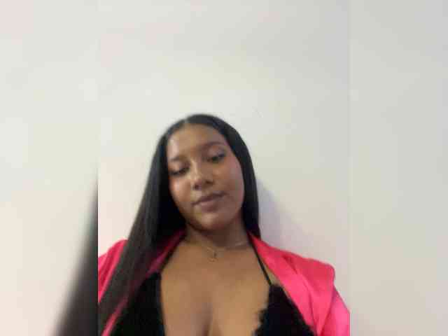 AdaraMills webcam
