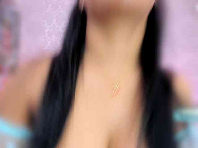 AdaraMills webcam