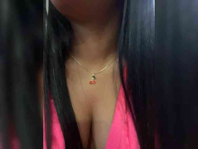 AdaraMills webcam