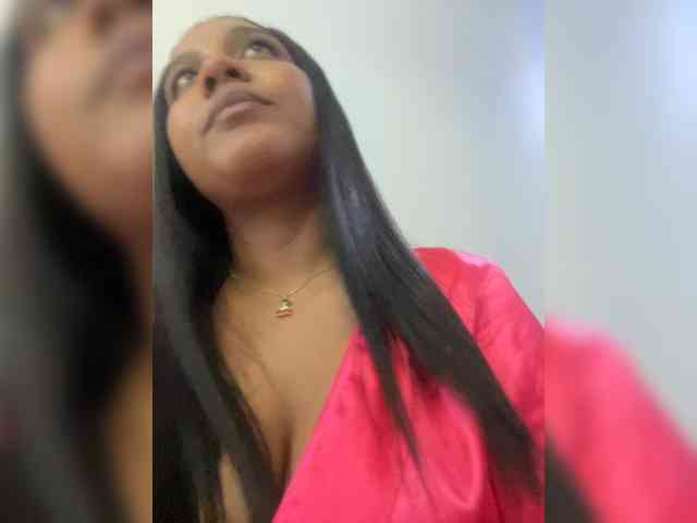 AdaraMills webcam
