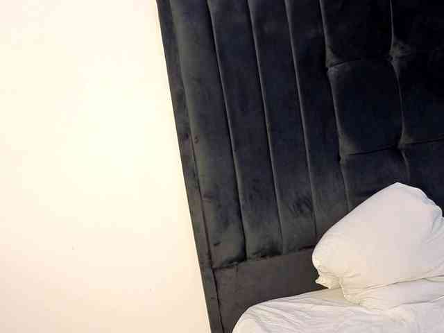 Ebony-Doll webcam