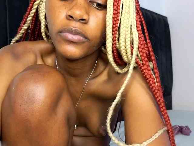 Ebony-Doll webcam