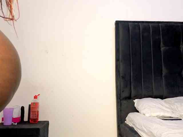 Ebony-Doll webcam