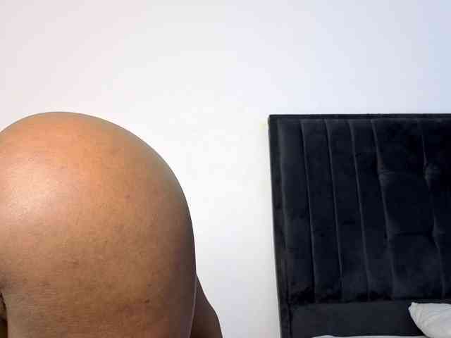 Ebony-Doll webcam
