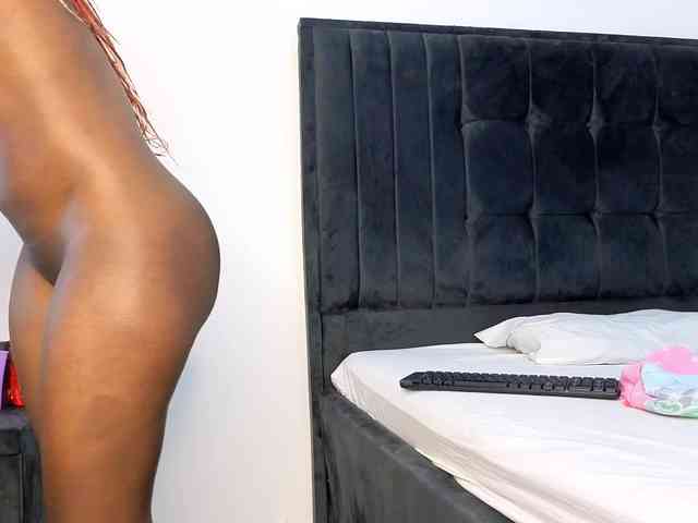 Ebony-Doll webcam