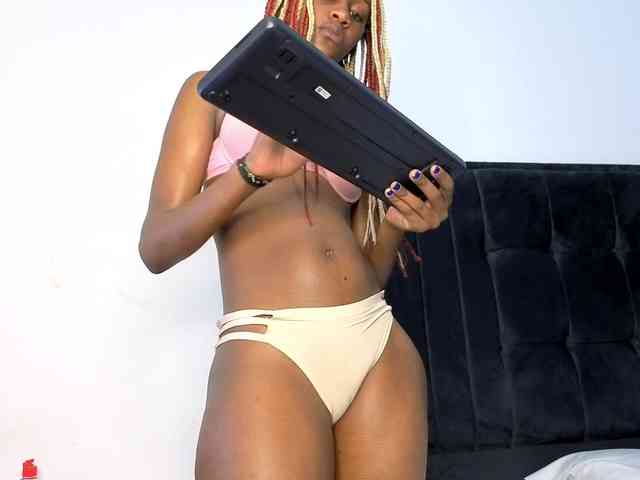 Ebony-Doll webcam