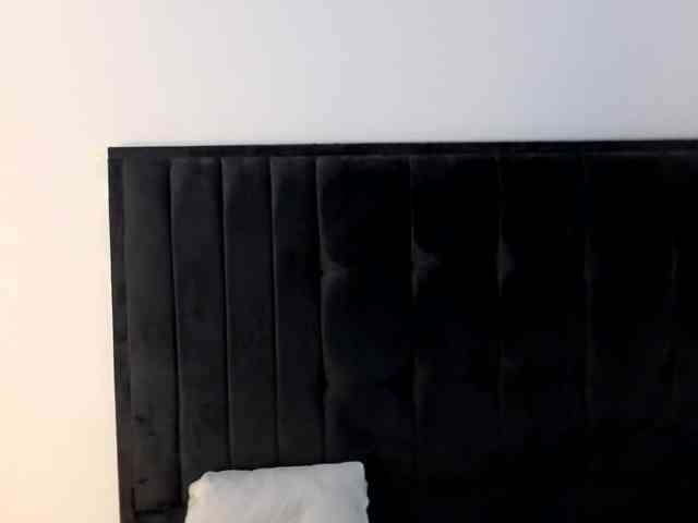 Ebony-Doll webcam