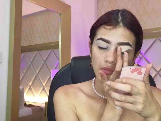 AlissMoon webcam
