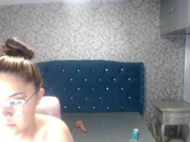 CrisstalPink webcam