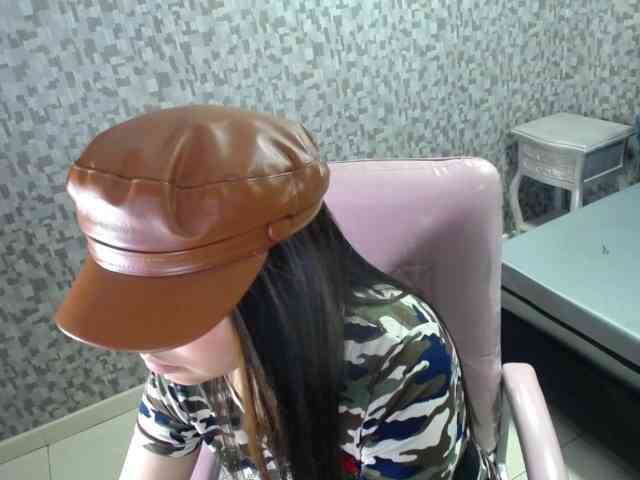 CrisstalPink webcam