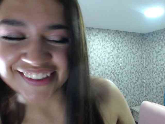 CrisstalPink webcam