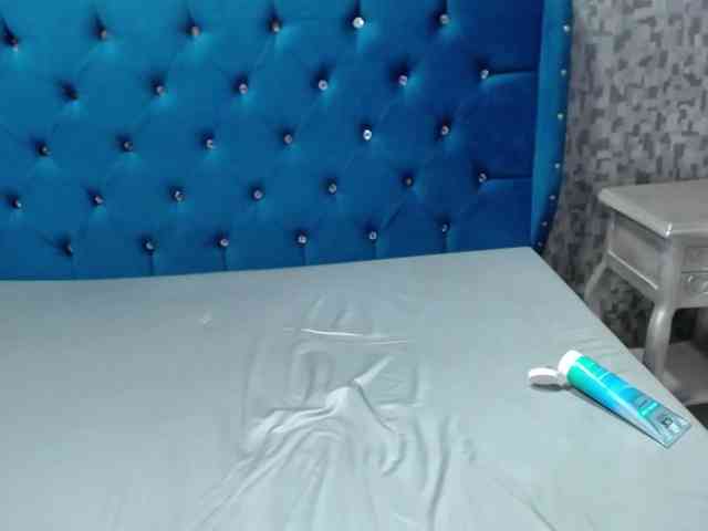 CrisstalPink webcam