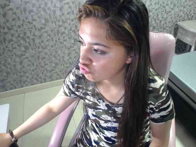 CrisstalPink webcam