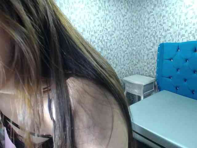 CrisstalPink webcam
