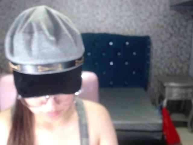 CrisstalPink webcam