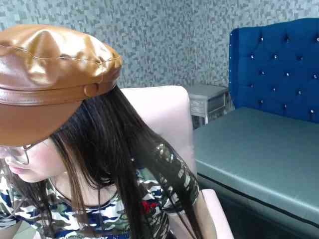 CrisstalPink webcam