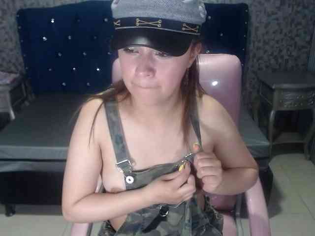 CrisstalPink webcam