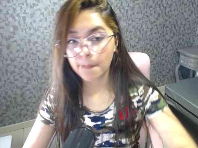 CrisstalPink webcam