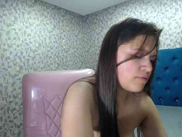 CrisstalPink webcam