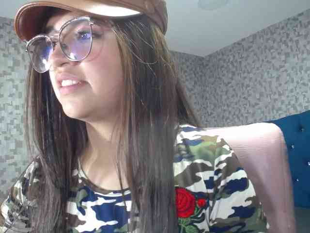 CrisstalPink webcam