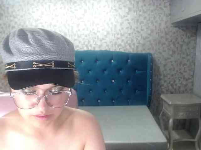 CrisstalPink webcam