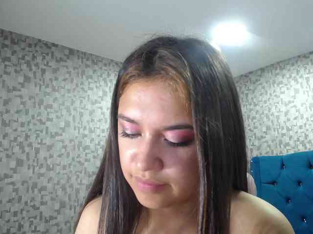 CrisstalPink webcam