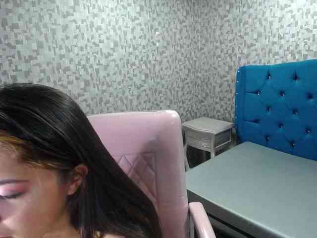 CrisstalPink webcam