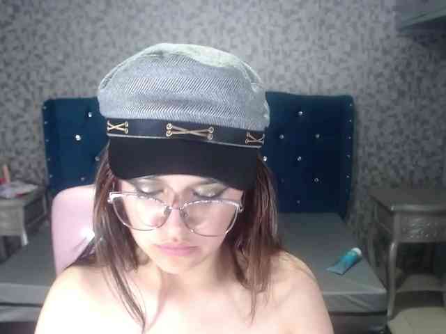 CrisstalPink webcam
