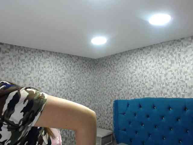 CrisstalPink webcam