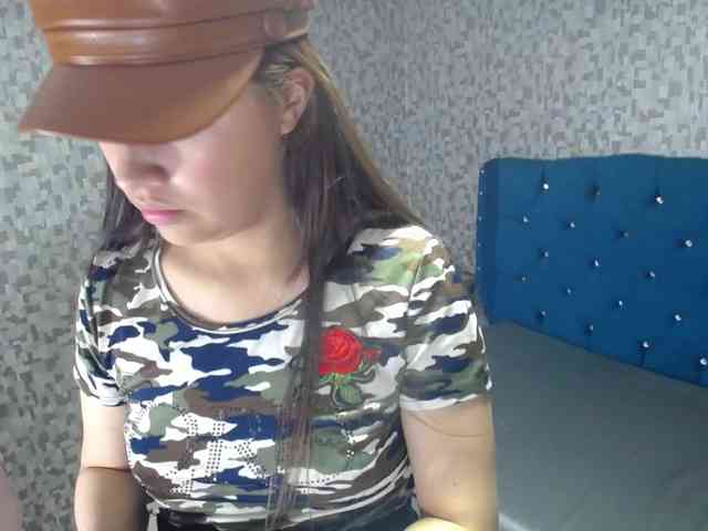 CrisstalPink webcam