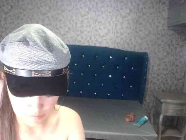CrisstalPink webcam