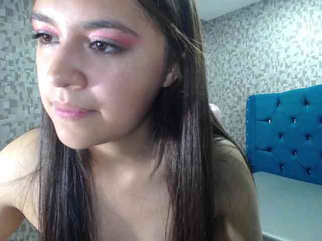 CrisstalPink webcam