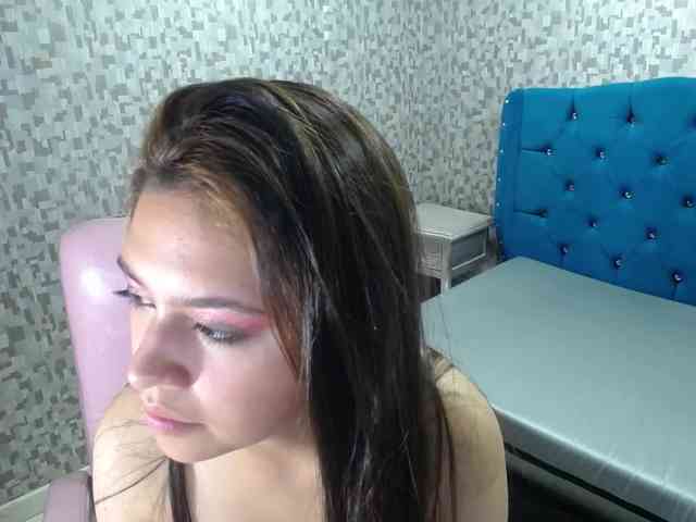 CrisstalPink webcam