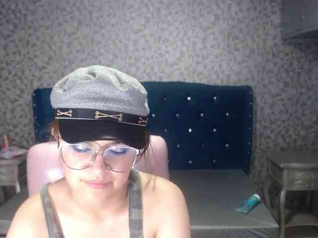 CrisstalPink webcam
