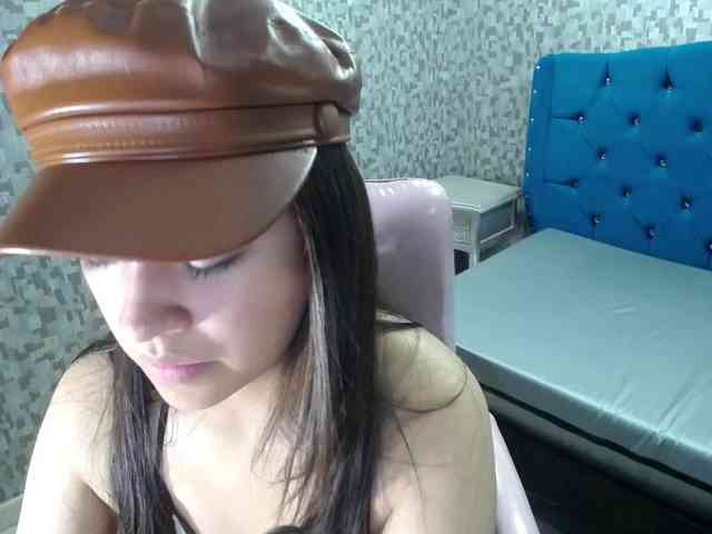 CrisstalPink webcam