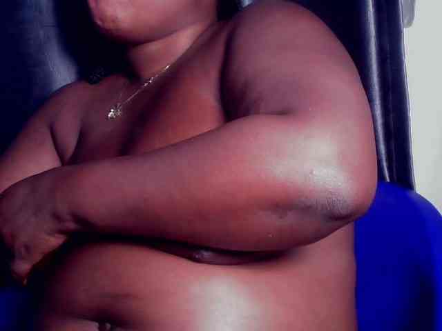 Creamyposh webcam