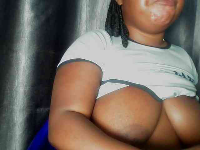 Creamyposh webcam