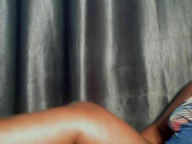 Creamyposh webcam