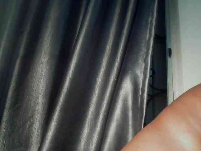 Creamyposh webcam