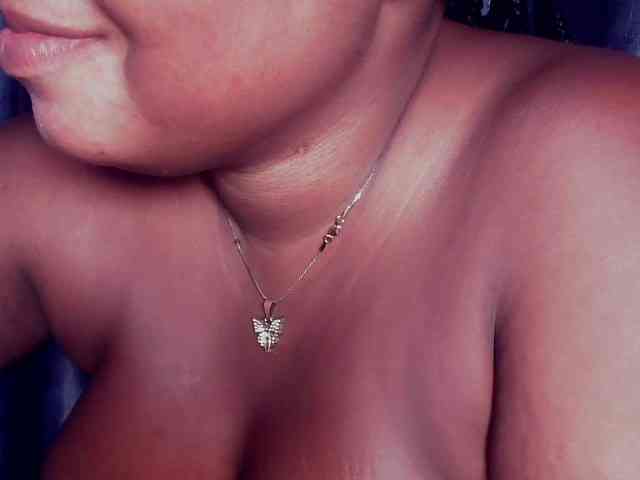 Creamyposh webcam