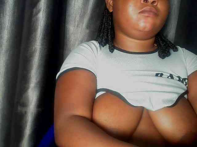 Creamyposh webcam