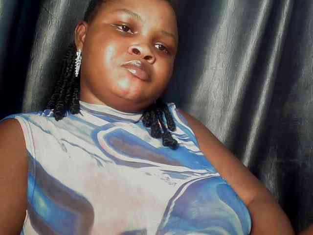 Creamyposh webcam