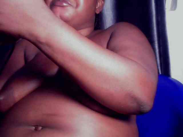 Creamyposh webcam