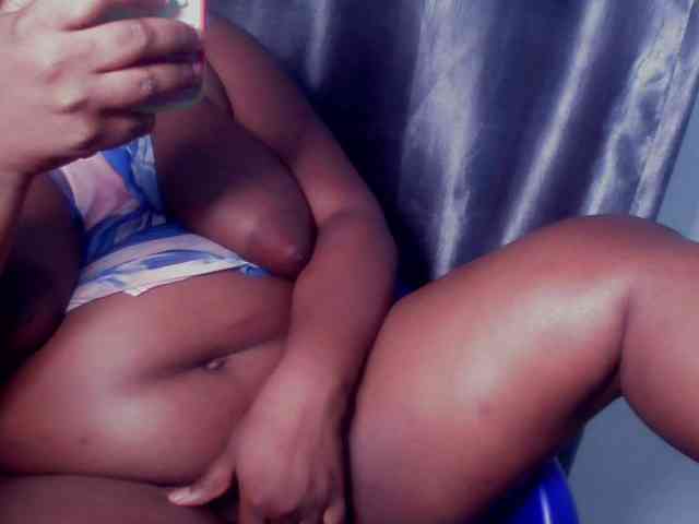 Creamyposh webcam