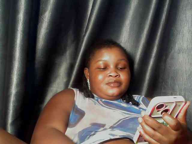Creamyposh webcam