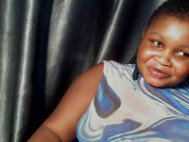 Creamyposh webcam