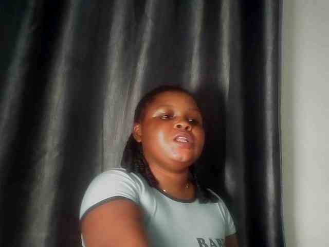 Creamyposh webcam