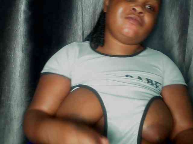Creamyposh webcam